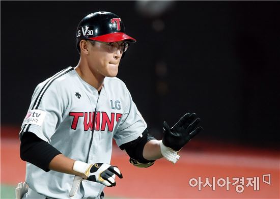 [포토]문선재, '달아나는 추가 투런포'