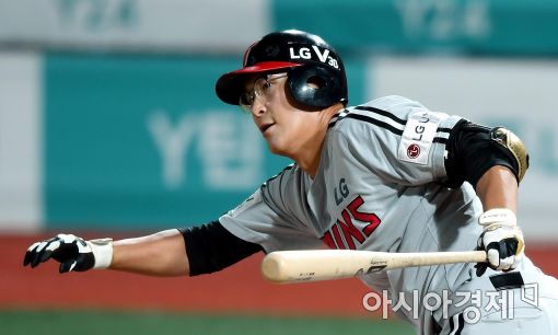 [포토]문선재, '이번엔 2루타 코스야'