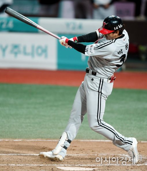 [포토]박용택, '달아나는 1타점 적시타'