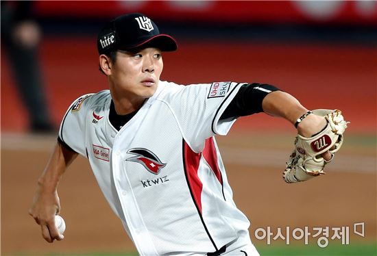 [포토]역투하는 kt 장강산