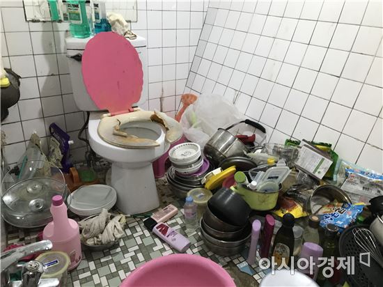 [르포]15년간 쓰레기 방치한 가정…APO가 찾아준 삼남매의 꿈