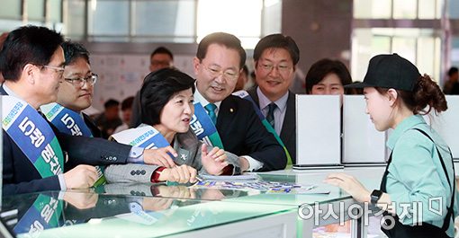 [포토]용산역 찾은 추미애 대표