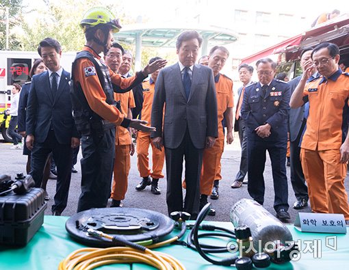 [포토]서대문소방서 방문한 이낙연 총리