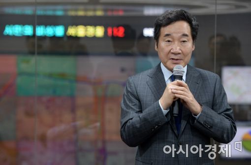 [포토]이낙연 '고생이 많으십니다'