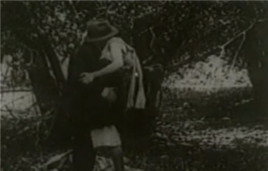최초의 스태그 필름 (stag film·수컷 영화)으로 알려진 Free Rider의 한 장면. 