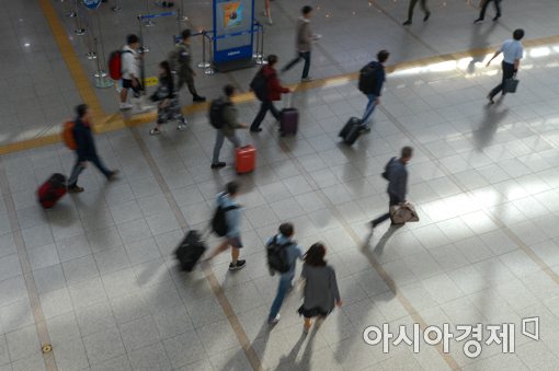 [포토]고향으로 바쁘게 움직이는 귀성객들