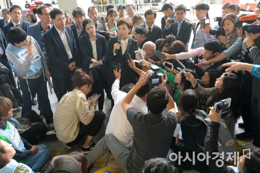 [포토]장애인 이동권 관련 입장 밝히는 김현미 장관