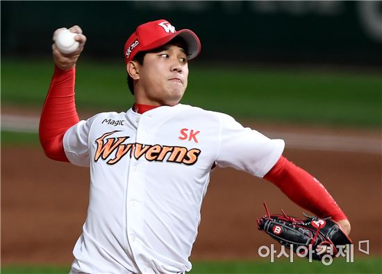 [포토]역투하는 SK 서진용