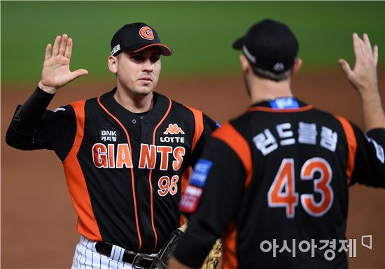 [포토]번즈, '수비 끝내줬지?'