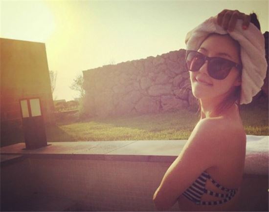 '보그맘' 박한별, 비키니 살짝 공개 하고도 감출 수 없는 미모