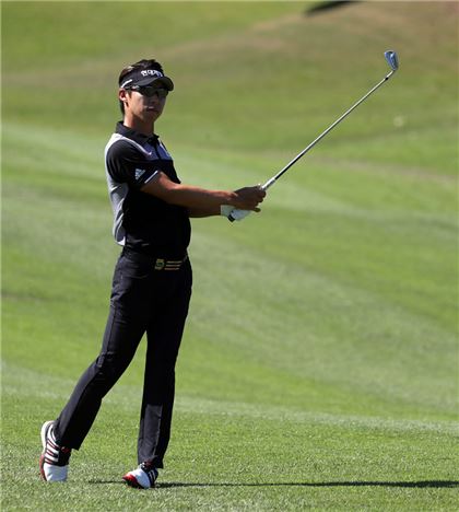 최진호 2위 도약 "2승 사냥 GO~"