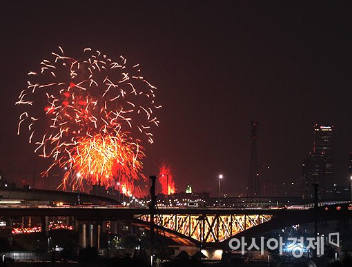 [포토]가을 하늘 수놓는 불꽃들 