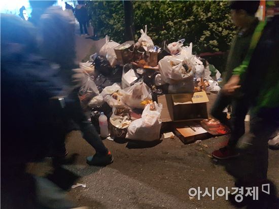 [여의도불꽃축제]‘쓰레기산’이 축제 망쳤다…엉망된 한강공원