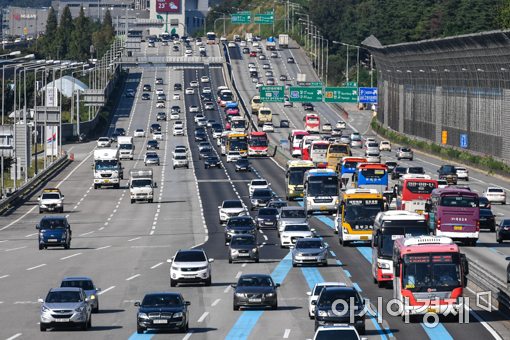 [포토]고향으로 이동하는 귀성차량
