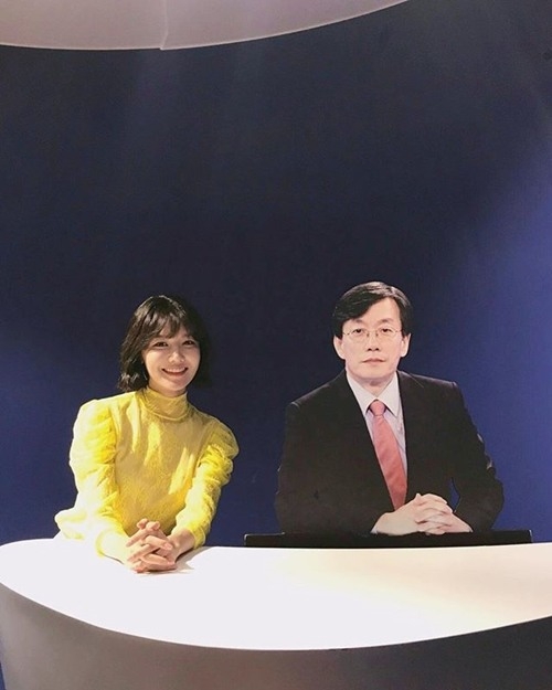 소녀시대 수영, 손석희 앵커와 '찰칵'…합성인 줄