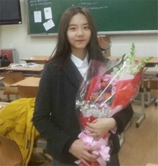 김소혜,데뷔 전 학창시절 보니…지금과 별 차이 없는 '청순미'