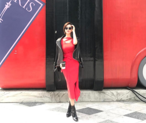 지소연, ‘센언니’ 포스?…밀착 레드 드레스 ‘화제’