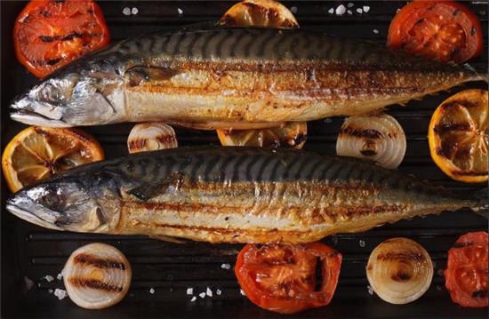 [한가위 음식 대백과]⑦한글날, 고등어가 '사바사바'했다고?