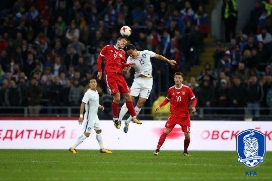 심각한 '수비 불안' 노출한 한국, 러시아에 2-4 완패