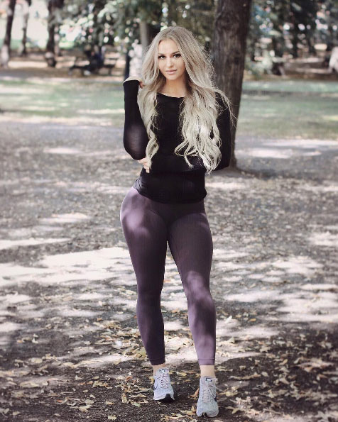 [포토] 안나 니스트롬 '男 부러워하는 허벅지'