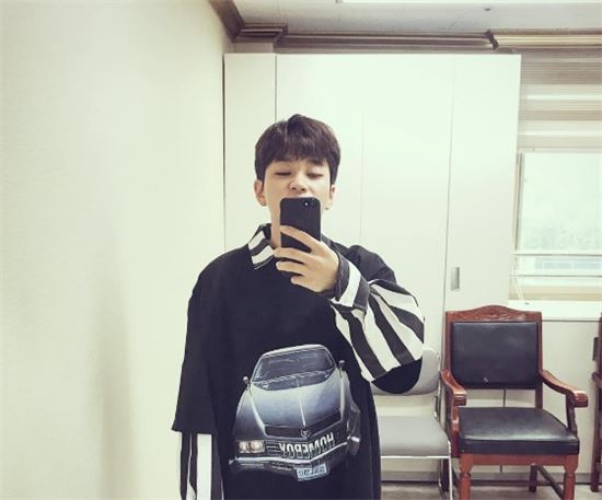 '김무명을 찾아라' 딘딘, '하의 실종에 흰 셔츠'