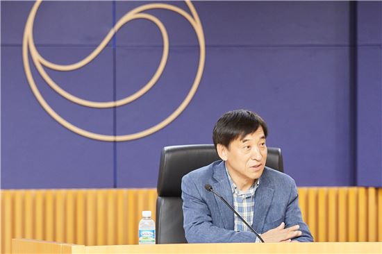 이주열 총재 "오늘도 한중 통화스와프 회의 진행" 