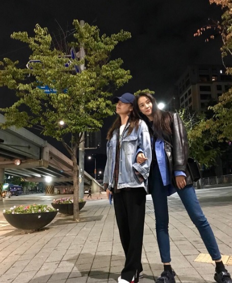 '별별 며느리' 이주연, 극세사 다리 뽐내며…'한남 오거리에서 찰칵'