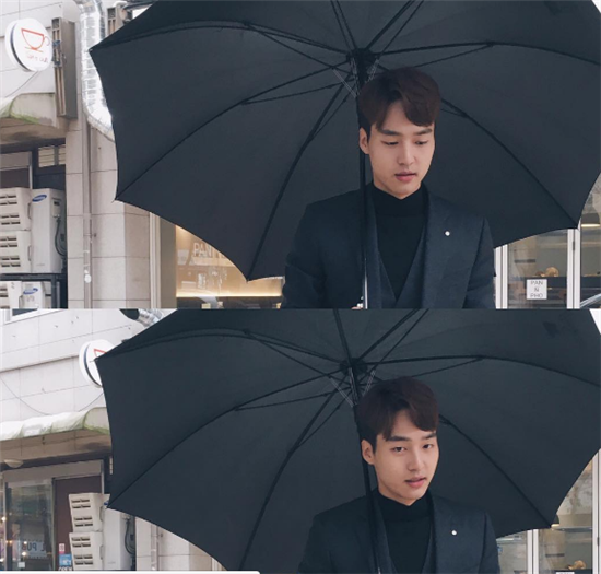 '사랑의 온도' 양세종, 우산쓰고 훈내 풍기며…'여심 저격'