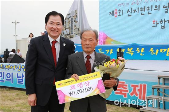 105세 노모 극진히 봉양해온 팔순아들 효행 화제