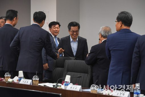 [포토]중소기업인 간담회 참석한 김동연 경제부총리