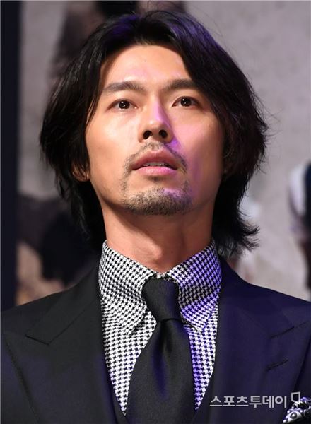 현빈, 김동률 MV 출연 확정…12년 만에 뮤직비디오 연기