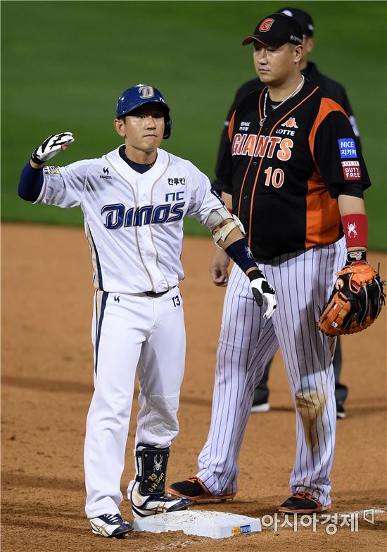 [포토]손시헌, '기쁨의 1타점 적시타'