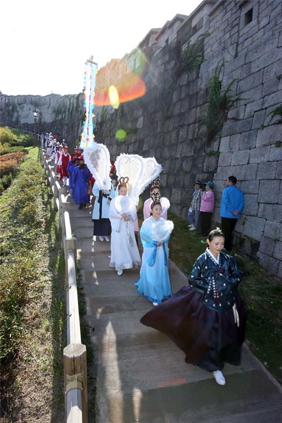 한양도성의 가장 아름다운 구간을 배경으로 펼쳐지는 선녀축제, 2016 성북진경