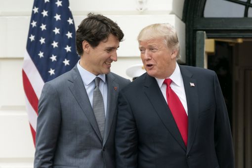 [이미지출처=EPA연합뉴스]저스틴 트뤼도 캐나다 총리(왼쪽)와 도널드 트럼프 미국 대통령
