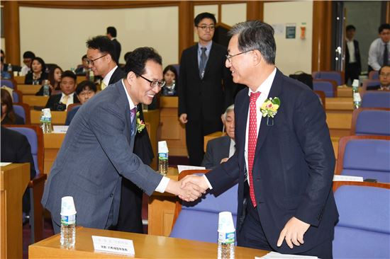 기재부,  12일 OECD 국제재정포럼 개최 