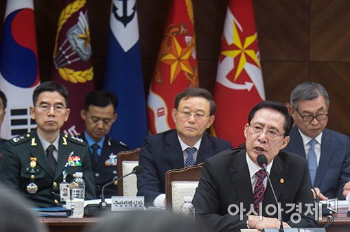 [포토]답변하는 송영무 국방장관