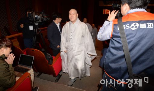 [포토]투표 마친 자승 스님