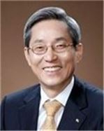 KB금융, 3년만에 ‘투톱 경영진’ 갖췄다