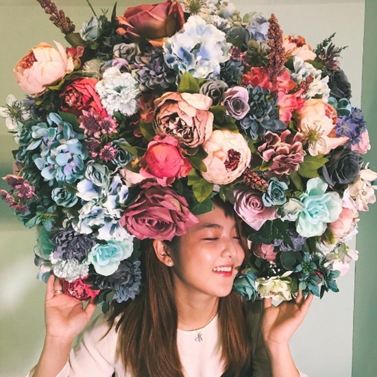 서신애, 미소지으며 '찰칵'..."사는게 꽃같다" 무슨 뜻?