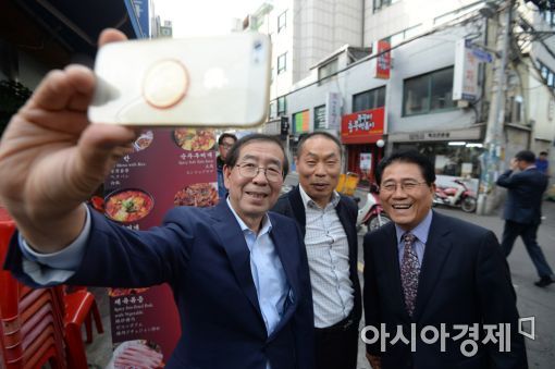 [포토]박원순 서울시장, 인쇄골목 상인들과 소통