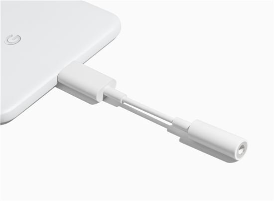 이어폰 잭 없앴다가 성난 여론에 화들짝…구글, 동글 가격 내려