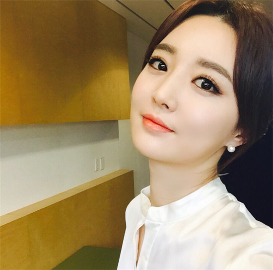 '신혼일기2' 김소영, MBC 재직 당시 셀카 공개…'인형 미모'