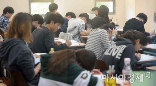 [포토]보이지 않는 경쟁