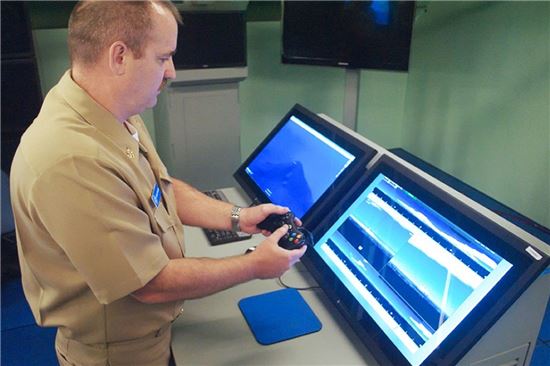 美해군, 핵 잠수함 조종에 'X박스' 컨트롤러 쓴다