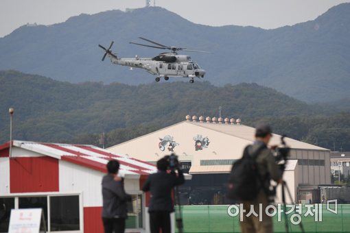 [포토]방위산업전, '수리온 시험비행'