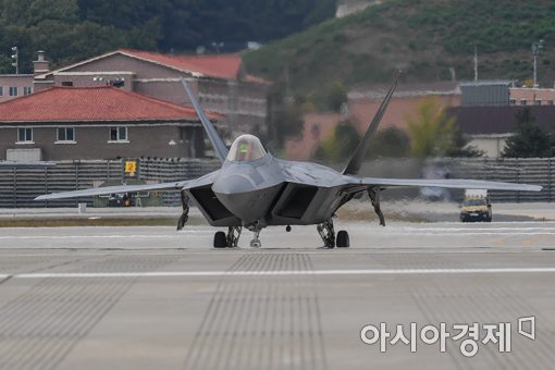 [포토]시험비행 마친 F-22