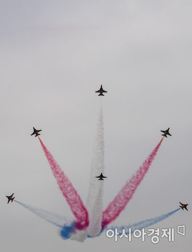 [포토]신속하게 분열하는 블랙이글스