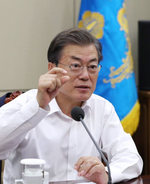 문 대통령 "과로사회가 빚어낸 참사 증가…근로기준법 개정안 통과돼야"