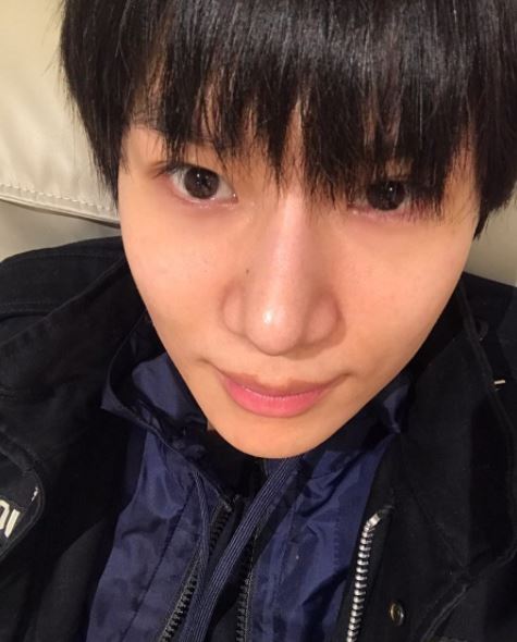 태민, 흑발+노메이크업에도 굴욕없는 꿀피부 "우리 좀 있다 만나요"