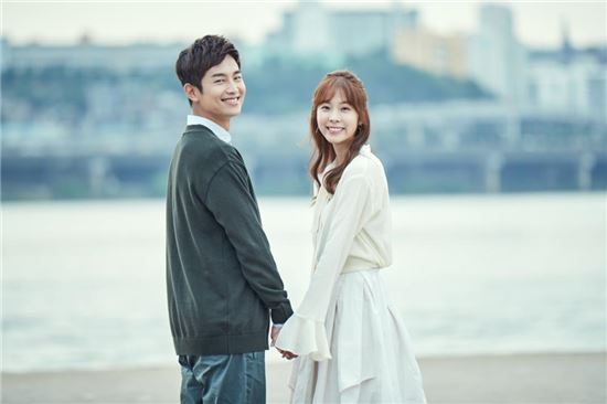 미혼남녀 10명 중 9명 "인생이 재미없다"